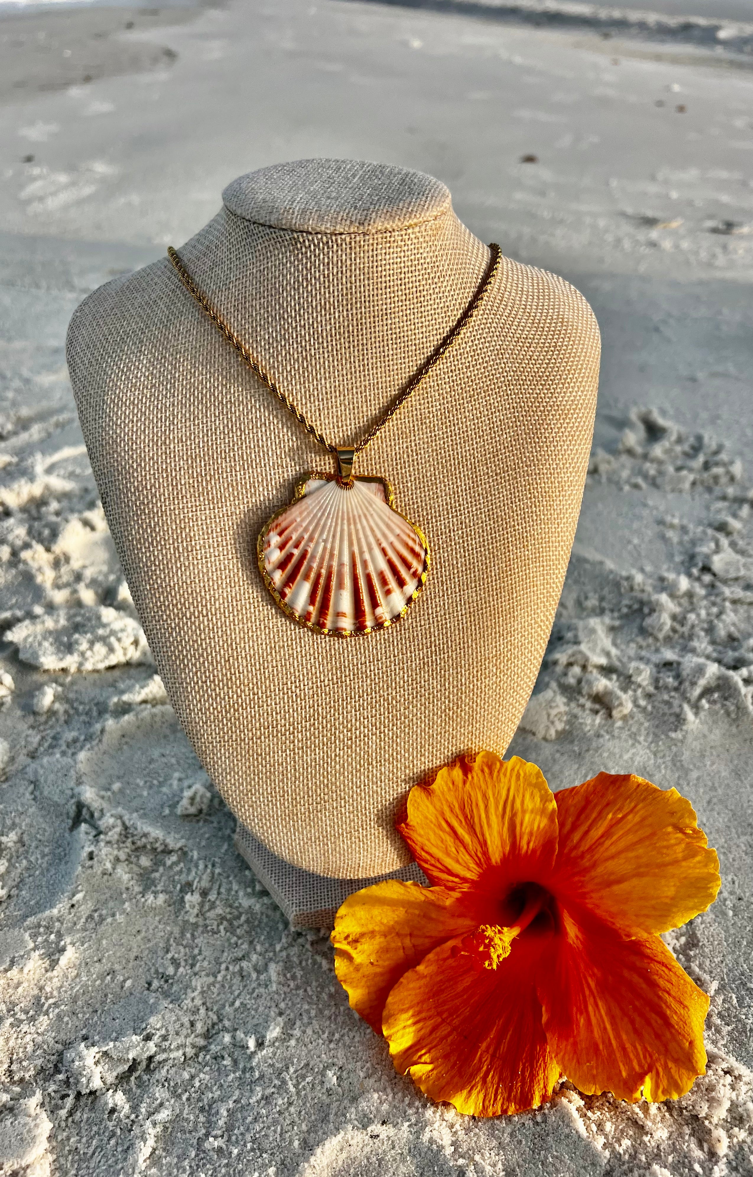 Flat Scallop Necklace